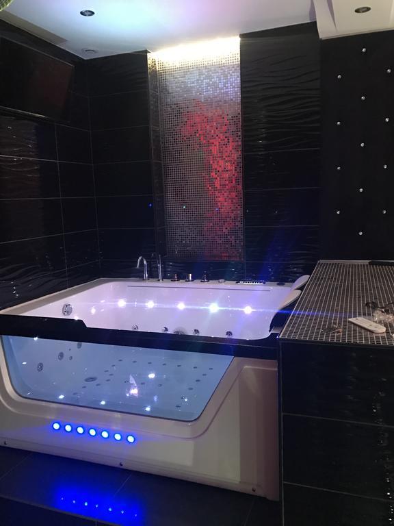 Le Cabaret Vip Spa Lyon Kültér fotó